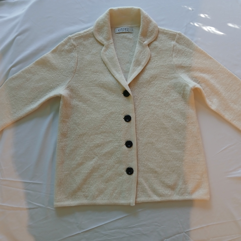 Kasper Cream Button-Up Cardigan